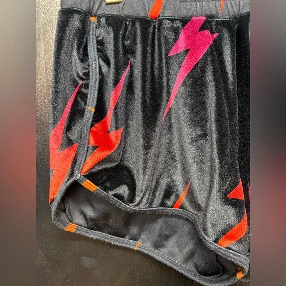 Rare Aviator Nation Velvet Shorts - Picture 3 of 12